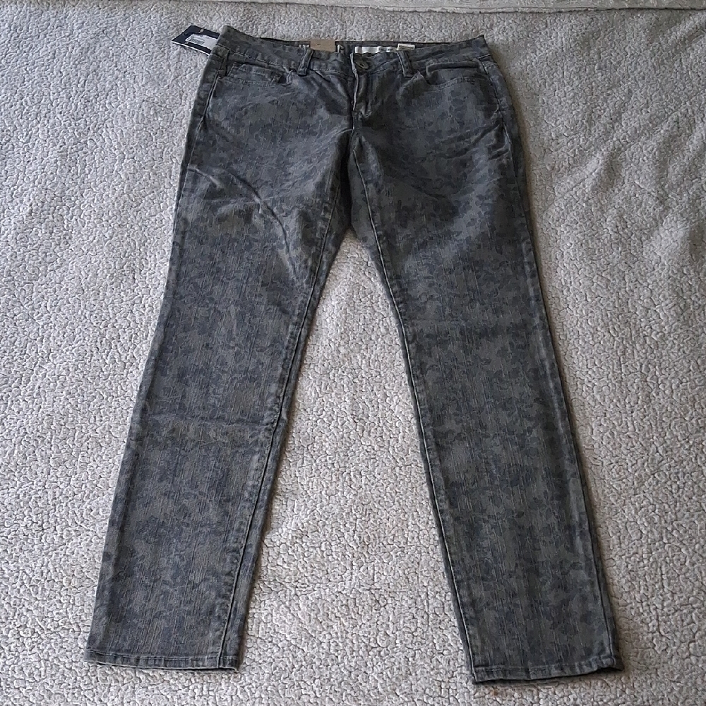 New Very Slim Fit DKNY Women's Gray Jeans